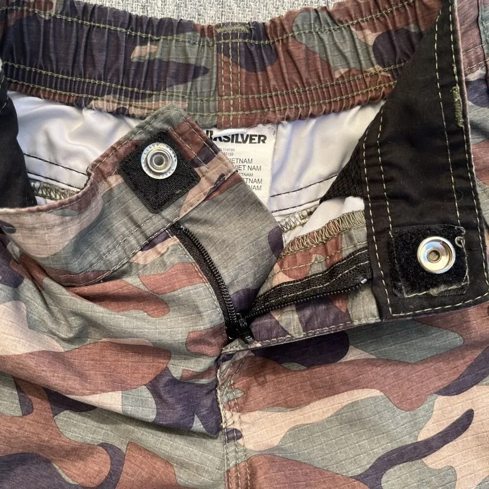 Quicksilver Baby Boy Swim Trunks Size 3 Green Camo Very Good Zipper Snap Closure